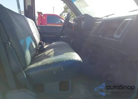 1990 Chevrolet Gmt-400 C2500 from USA, damaged, VIN 1GCGC24KXLE161881